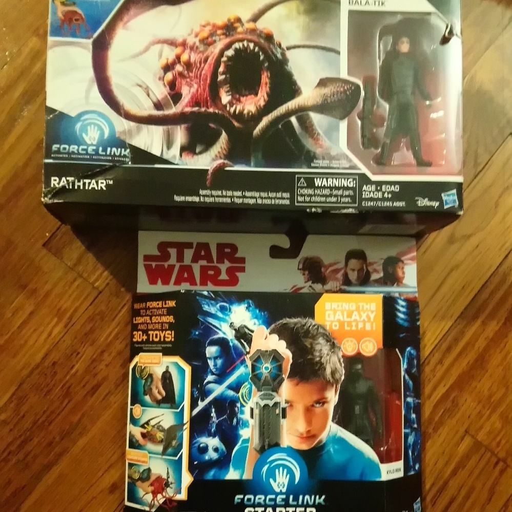 Star Wars Bundle-Force Link Starter Set w Kylo Ren